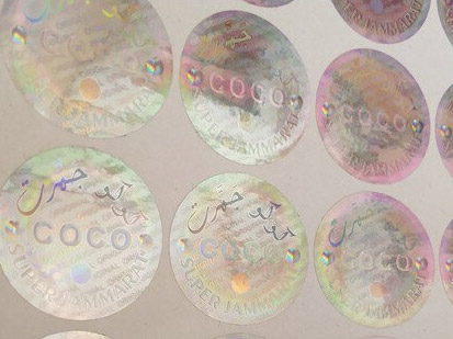 How many common methods are there for applying anti-counterfeit label stickers?